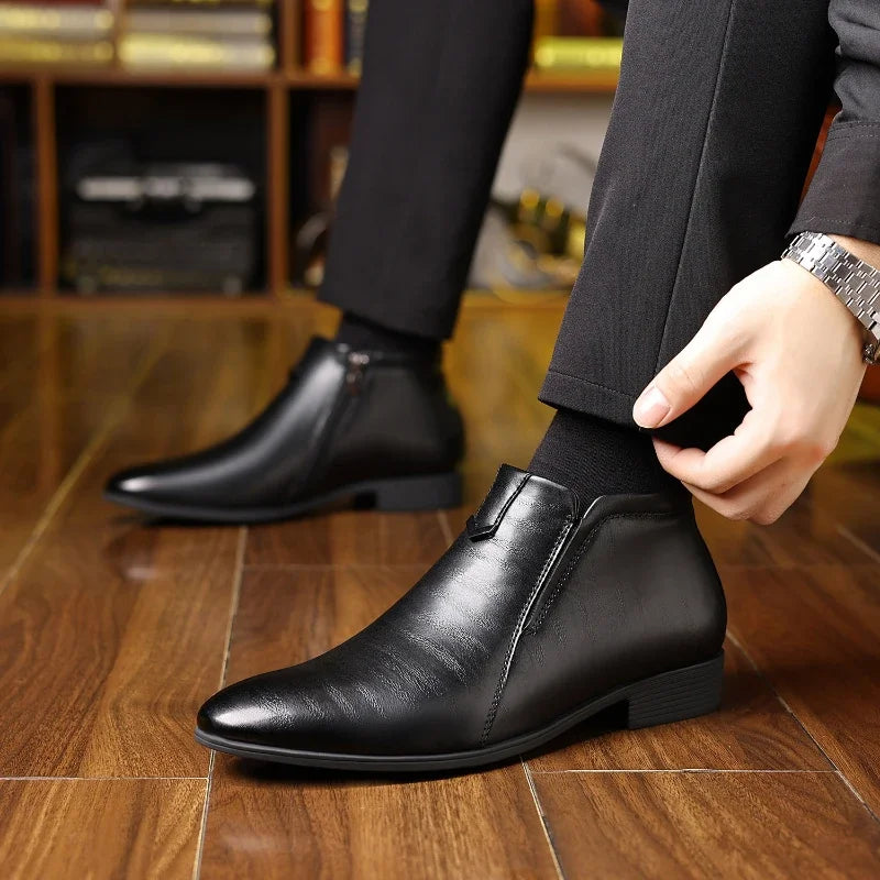 Men's Pointed-Toe Chelsea Boots with Zipper Closure for Business & Formal Wear | Thomler