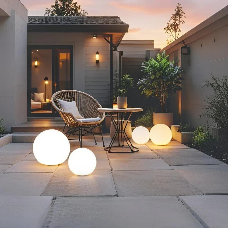 Color-Changing LED Sphere Lamp – 16 Hues, Solar/USB Rechargeable, Indoor/Outdoor Mood Lighting with Remote Control | Thomler
