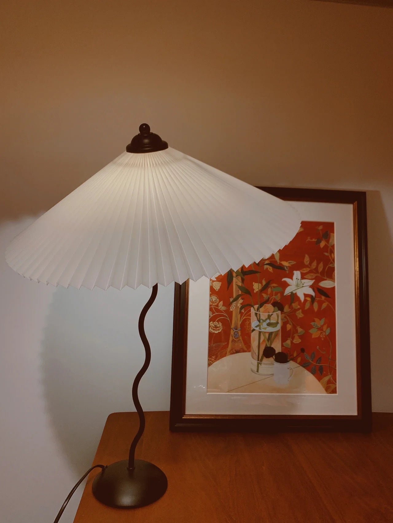 Metal Table Lamp 16.9 in Pleated Fabric Shade Curved Base Bedroom Living Room Nordic Minimalist Desk Lighting | Thomler