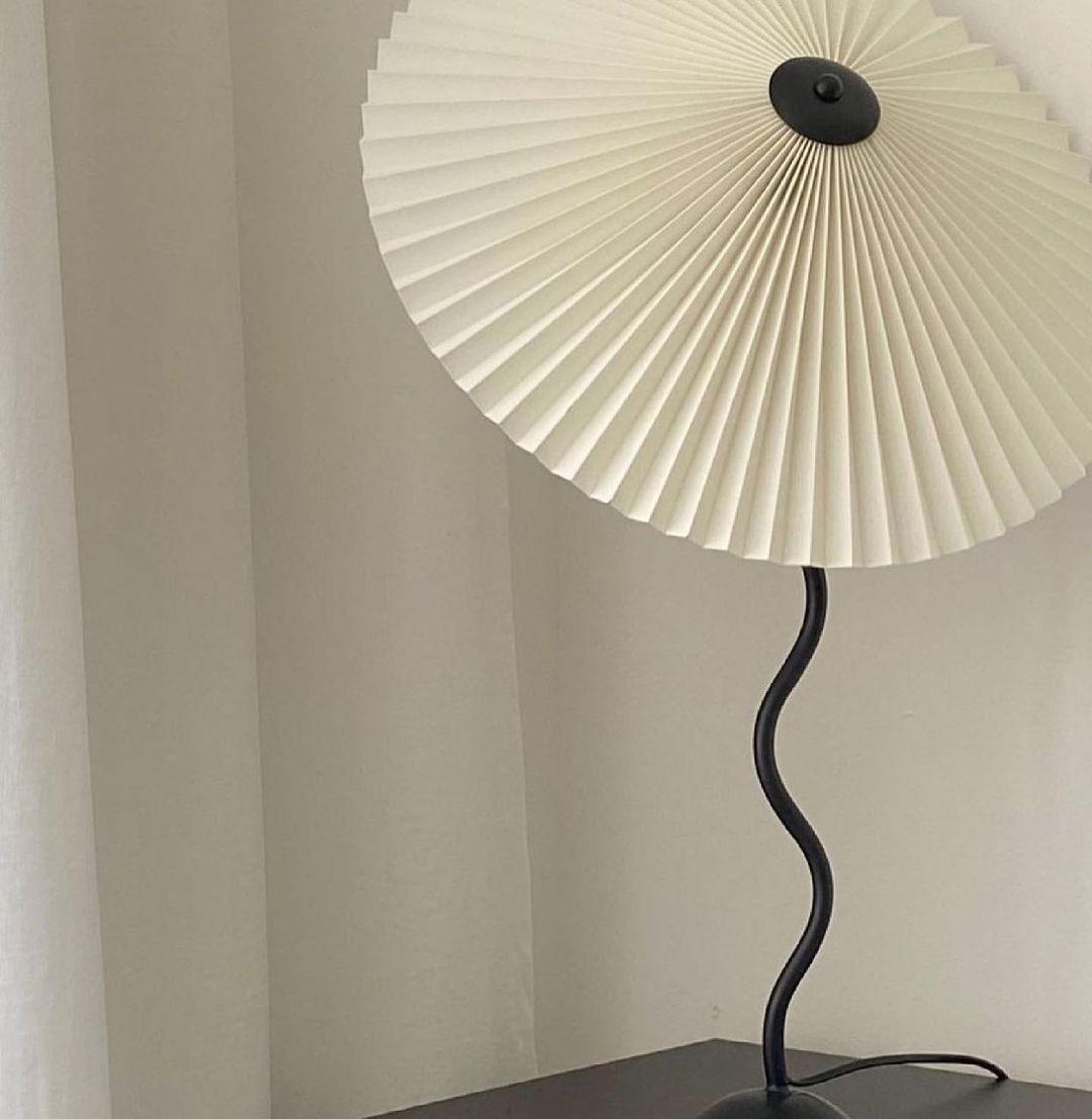 Metal Table Lamp 16.9 in Pleated Fabric Shade Curved Base Bedroom Living Room Nordic Minimalist Desk Lighting | Thomler