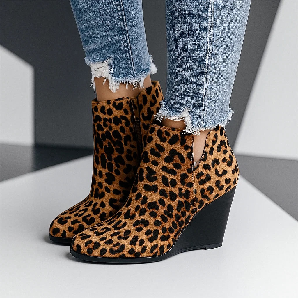 Women's Wedge Bootie with Sculpted Topline Opening – Layered Heel & Soft Upper for Daily Versatility | Thomler