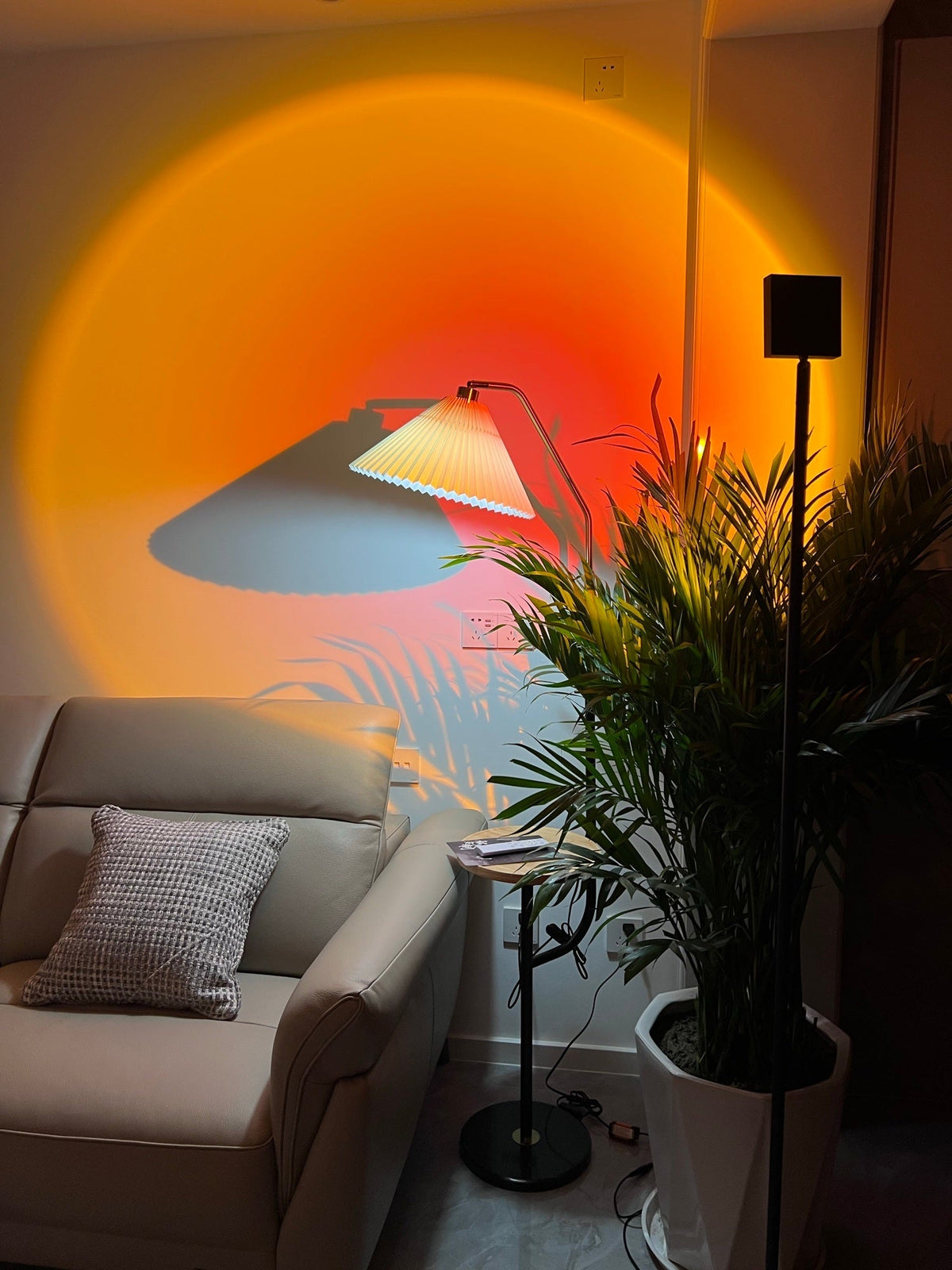Sunset Red Halo Circle Floor Lamp with Adjustable Color Temperature for Living Room & Studio Ambiance | Modern Minimalist Gradient Light | Thomler