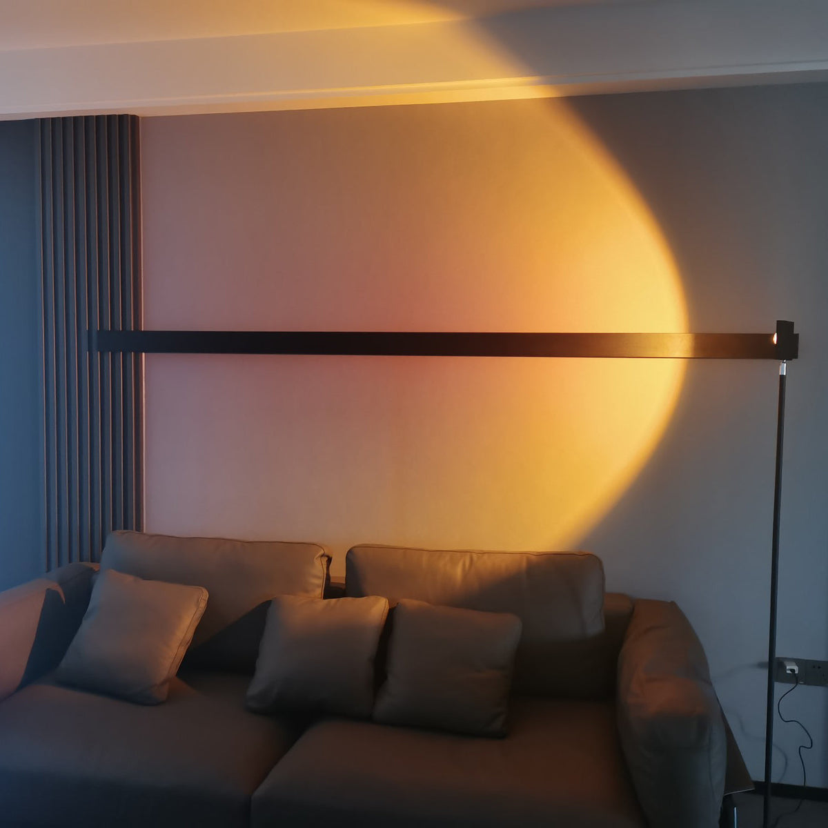 Sunset Red Halo Circle Floor Lamp with Adjustable Color Temperature for Living Room & Studio Ambiance | Modern Minimalist Gradient Light | Thomler