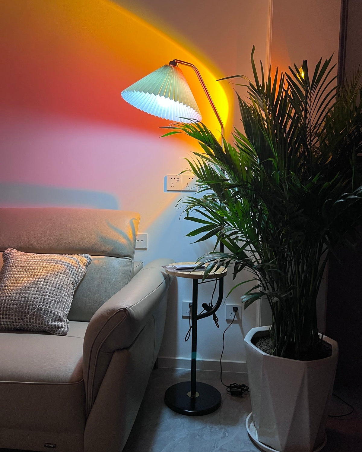 Sunset Red Halo Circle Floor Lamp with Adjustable Color Temperature for Living Room & Studio Ambiance | Modern Minimalist Gradient Light | Thomler