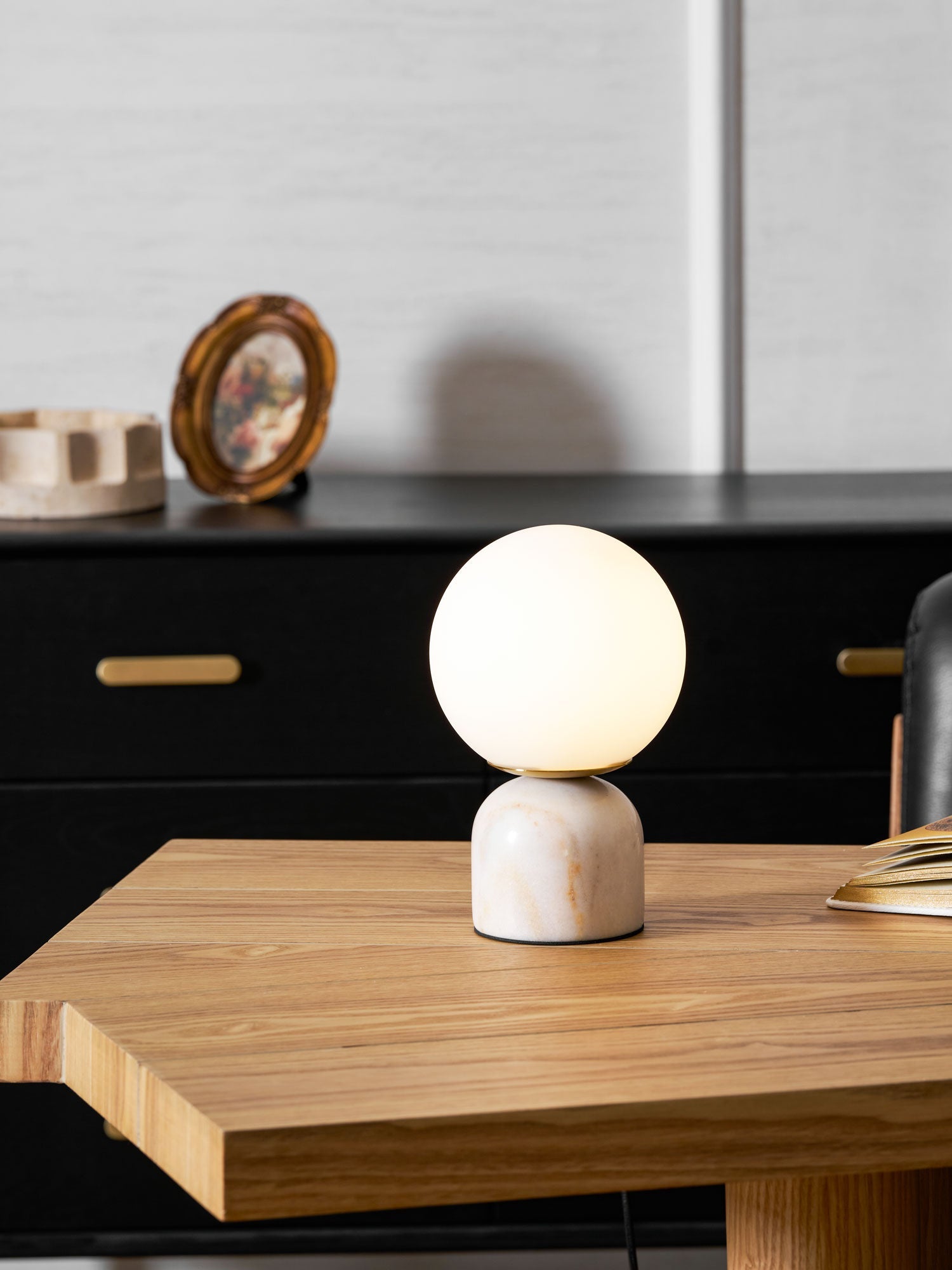 Marble Table Lamp 9.1 in (23.0 cm) Glass Globe Indoor Ambient Lighting Minimalist Modern Desk Light | Thomler
