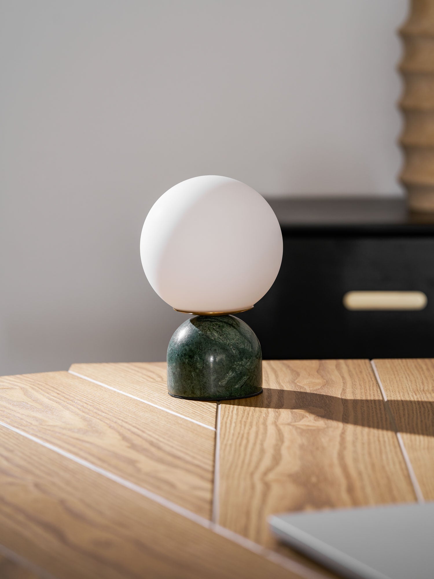 Marble Table Lamp 9.1 in (23.0 cm) Glass Globe Indoor Ambient Lighting Minimalist Modern Desk Light | Thomler