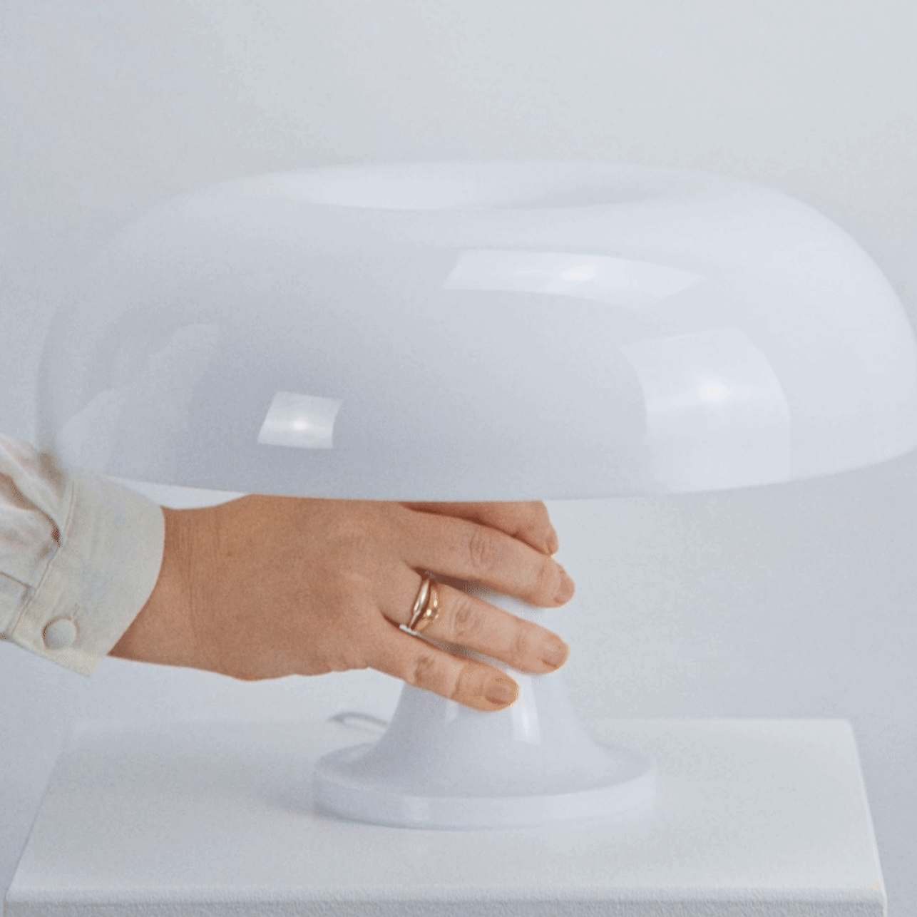 Table Lamp Acrylic 32.0 cm (12.6") White Bedroom Nightstand Mood Lighting Mushroom Design Ambient Living Room Lamp | Thomler