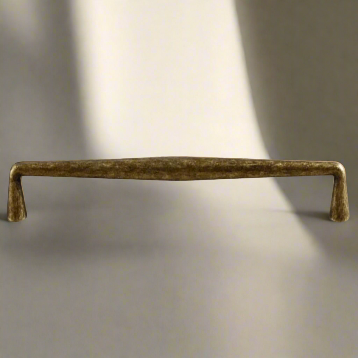 Classic Drawer Pull – Antique Bronze Cabinet Knob & Pull for Furniture, Dresser, Wardrobe | Thomler