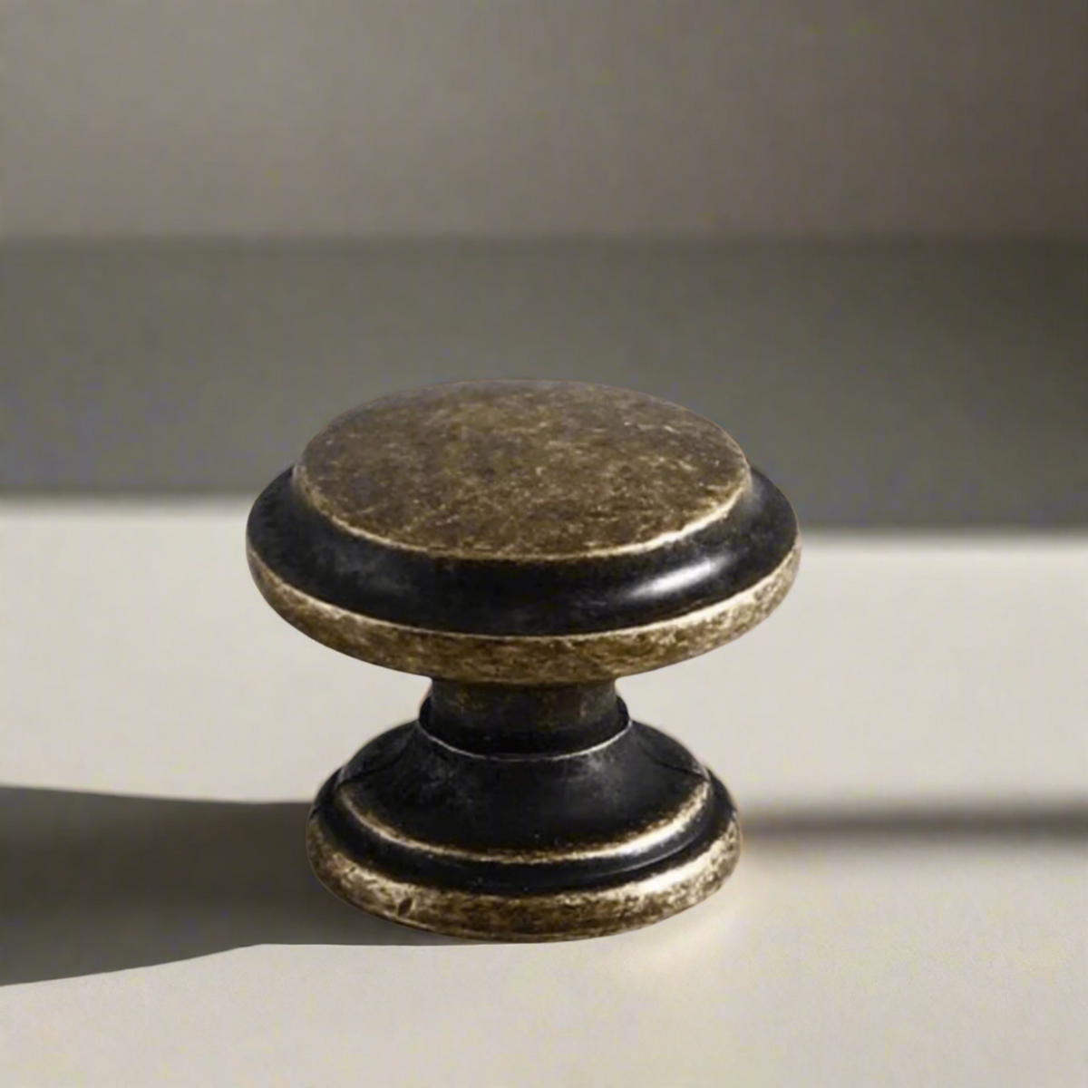 Classic Drawer Pull – Antique Bronze Cabinet Knob & Pull for Furniture, Dresser, Wardrobe | Thomler