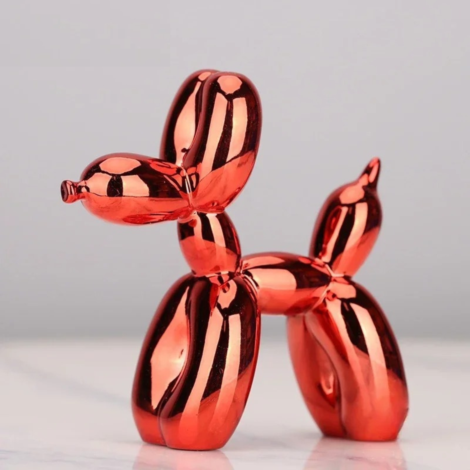 Resin Balloon Dog Sculpture – Modern Pop Art Figurine for Shelf, Desk & Home Decor in 3 Sizes | Thomler