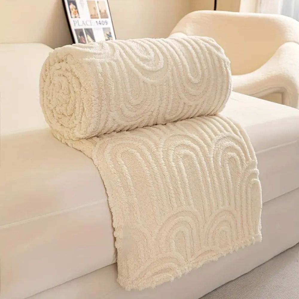 Textured Throw Blanket with Curved Relief Design – Soft Microfiber for Couch & Bed | Thomler