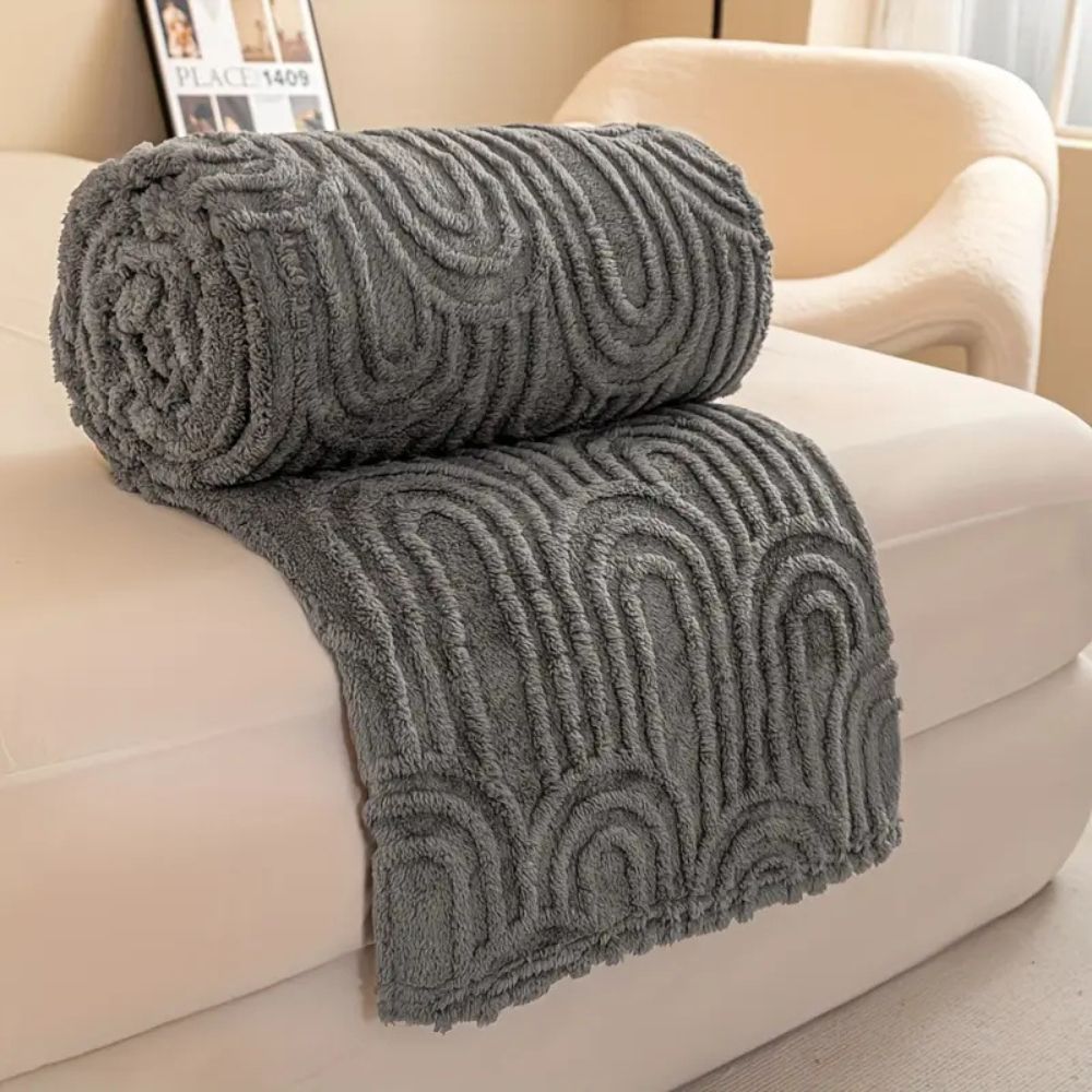 Textured Throw Blanket with Curved Relief Design – Soft Microfiber for Couch & Bed | Thomler