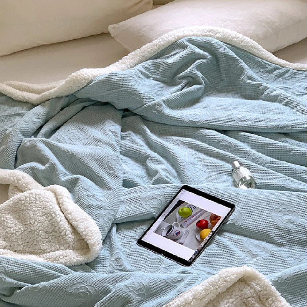 Double-Sided Sherpa Throw Blanket with Textured Floral Design – Ultra-Soft Microfiber Fleece for Sofa, Bed & Cozy Layering | Thomler