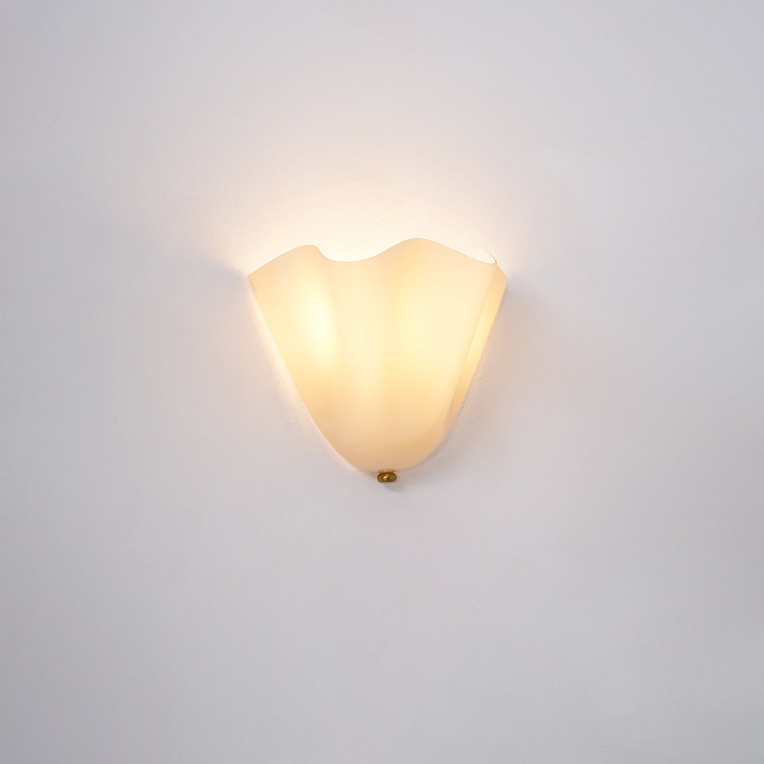 Wall Lamp Glass 11 in Hand Blown Petal Shade Bedroom Hallway Decorative Sconce Lighting Fixture | Thomler