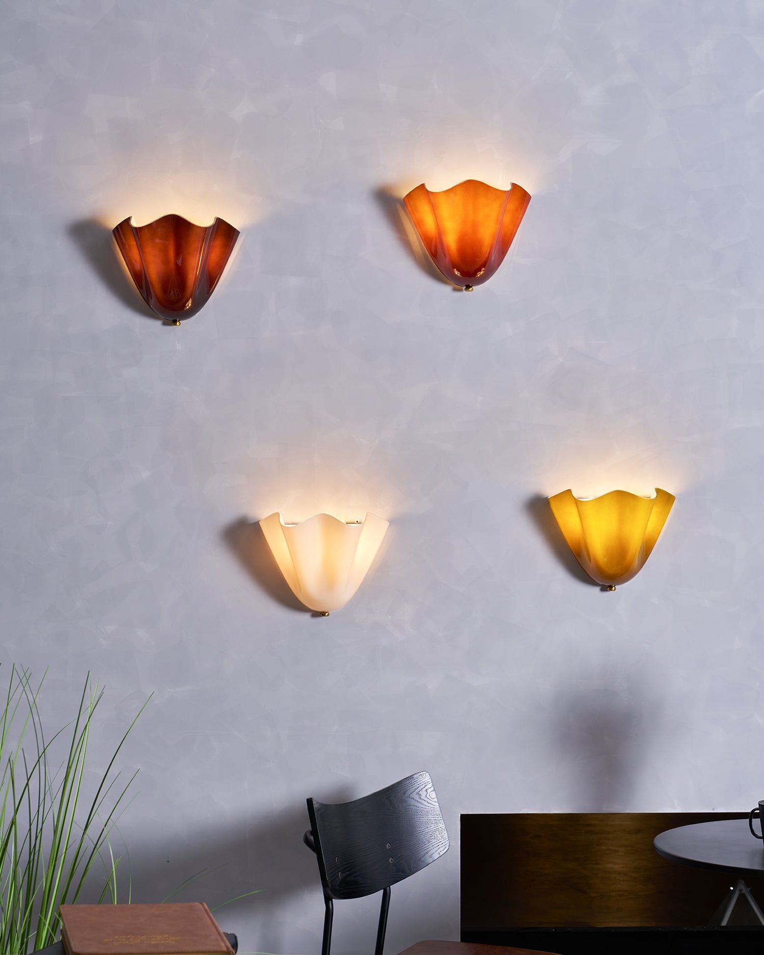 Wall Lamp Glass 11 in Hand Blown Petal Shade Bedroom Hallway Decorative Sconce Lighting Fixture | Thomler