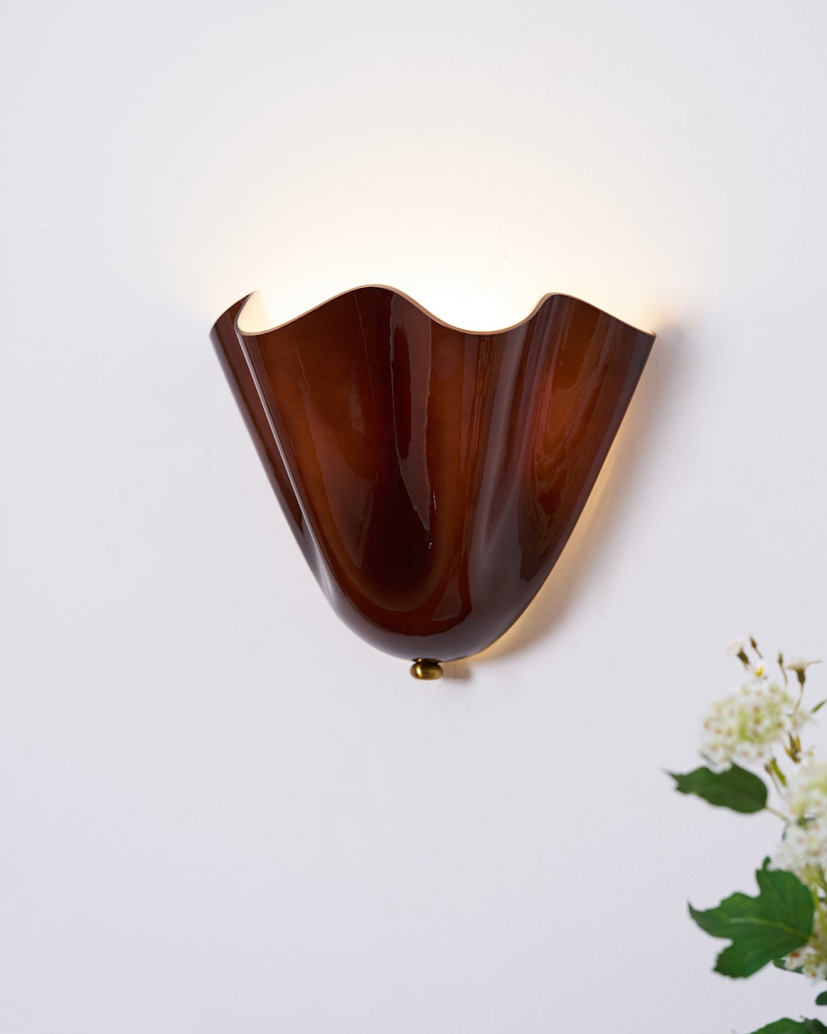 Curved Petal Glass Wall Sconce with Metal Accent for Bedroom, Hallway & Living Room – G9 LED Hardwired Modern Ambient Light Fixture | Thomler
