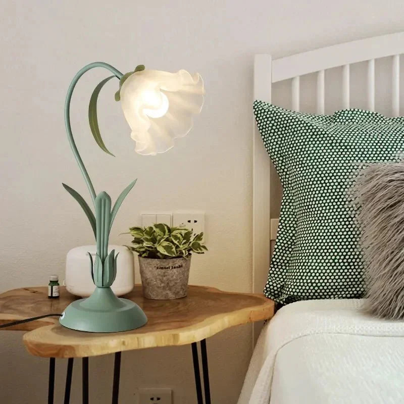 Handcrafted Botanical Bedside Light with Pressed Flower Design and Rotary Switch | Thomler