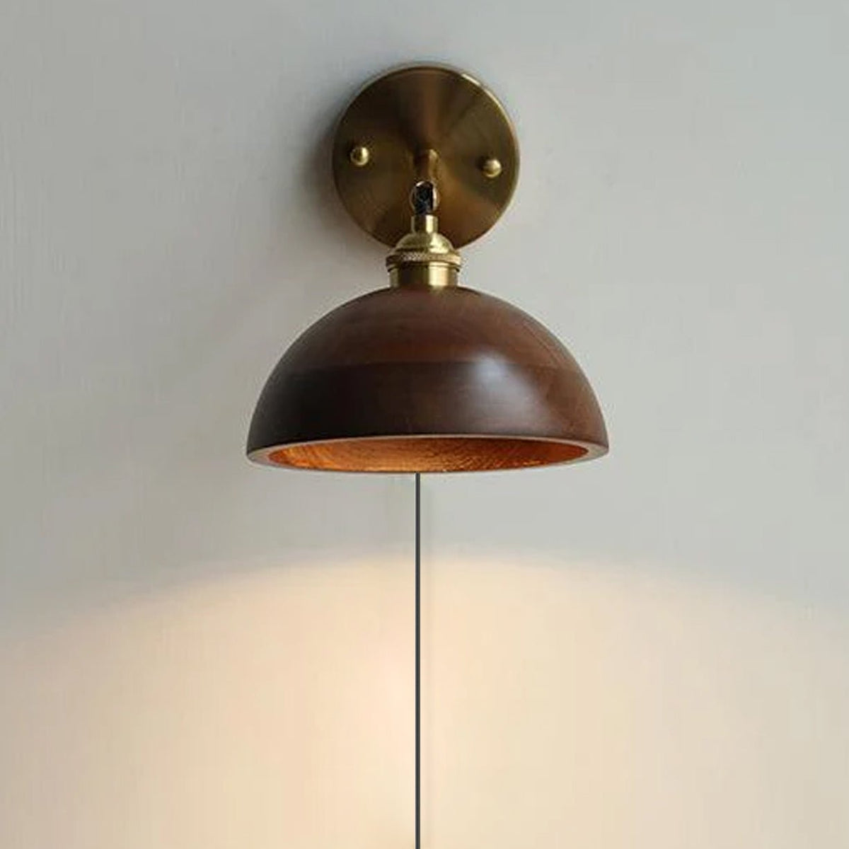 Dome Wood & Metal Sconce with Pull-Switch – Hardwired Bedroom Wall Light for Natural Vintage Ambiance | Thomler