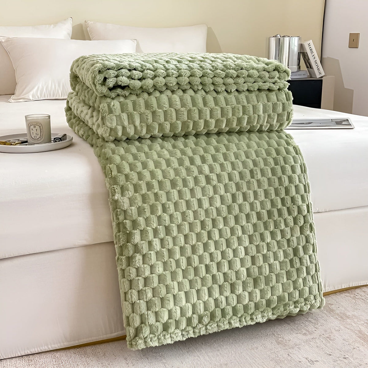 Plush Microfiber Throw Blanket for Couch and Bed – Ultra Soft Fleece Layer for Living Room, Bedroom, and Outdoor Use | Thomler
