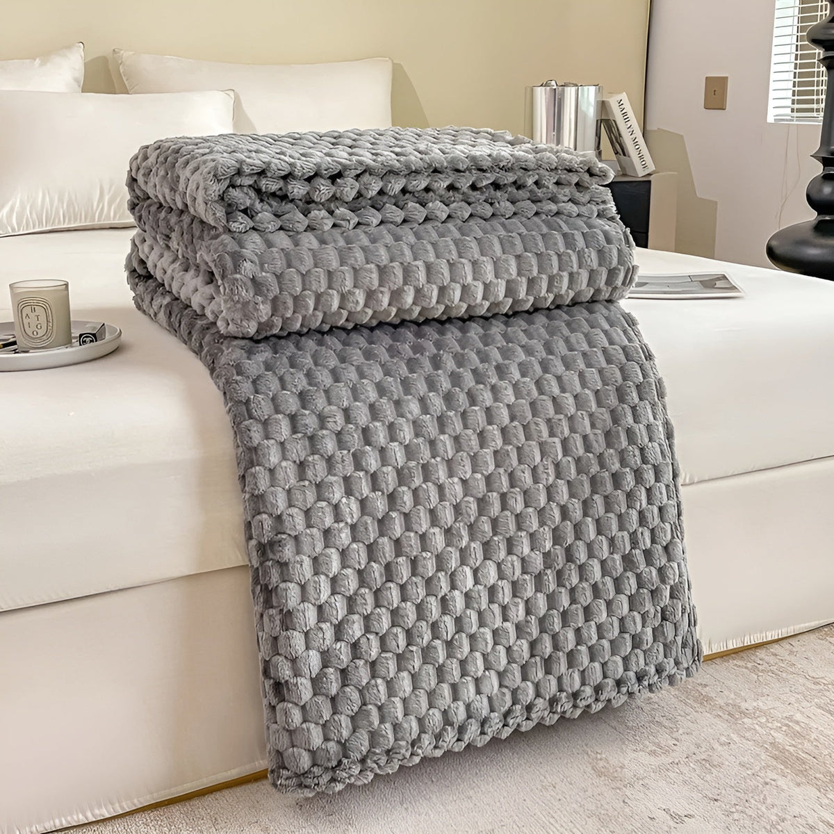 Plush Microfiber Throw Blanket for Couch and Bed – Ultra Soft Fleece Layer for Living Room, Bedroom, and Outdoor Use | Thomler