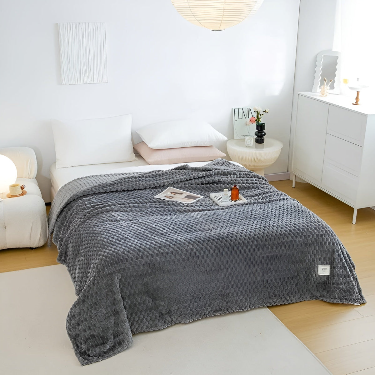 Plush Microfiber Throw Blanket for Couch and Bed – Ultra Soft Fleece Layer for Living Room, Bedroom, and Outdoor Use | Thomler
