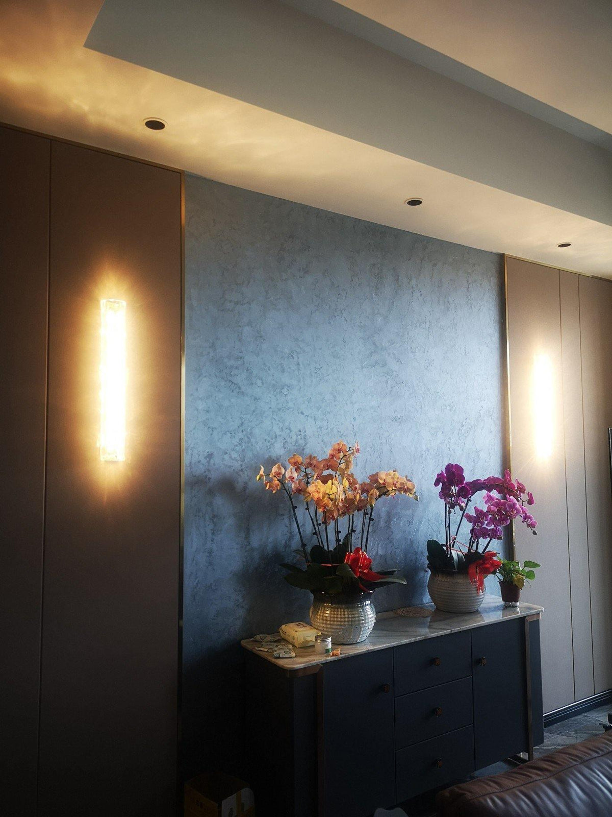 Contemporary Gold Brass & Glass Cylinder Wall Light for Indoor Living Spaces | Thomler