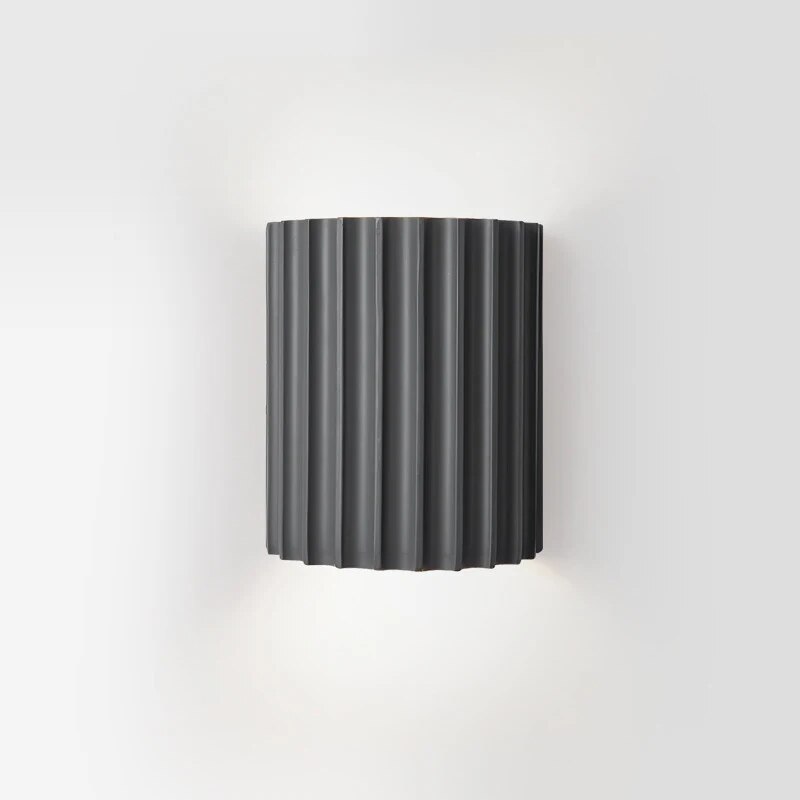 Contemporary Resin Sculpture Sconce with LED Illumination for Home – 5.5×3.1×6.5 in | Thomler