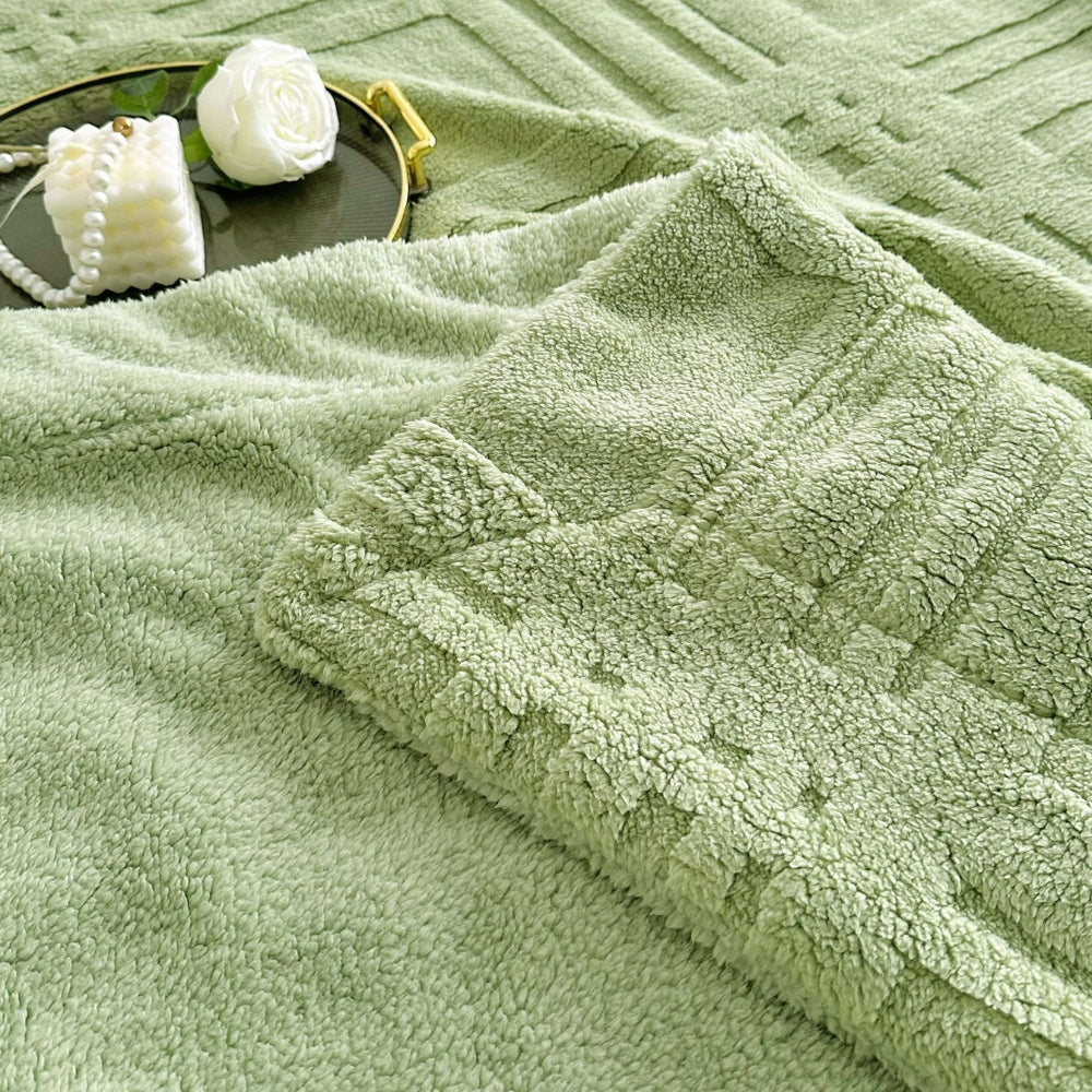 Double-Layer Microfiber Throw Blanket with Raised Checkered Texture for Couch, Bed & Year-Round Comfort – Lightweight Plush Knit in 7 Colors | Thomler