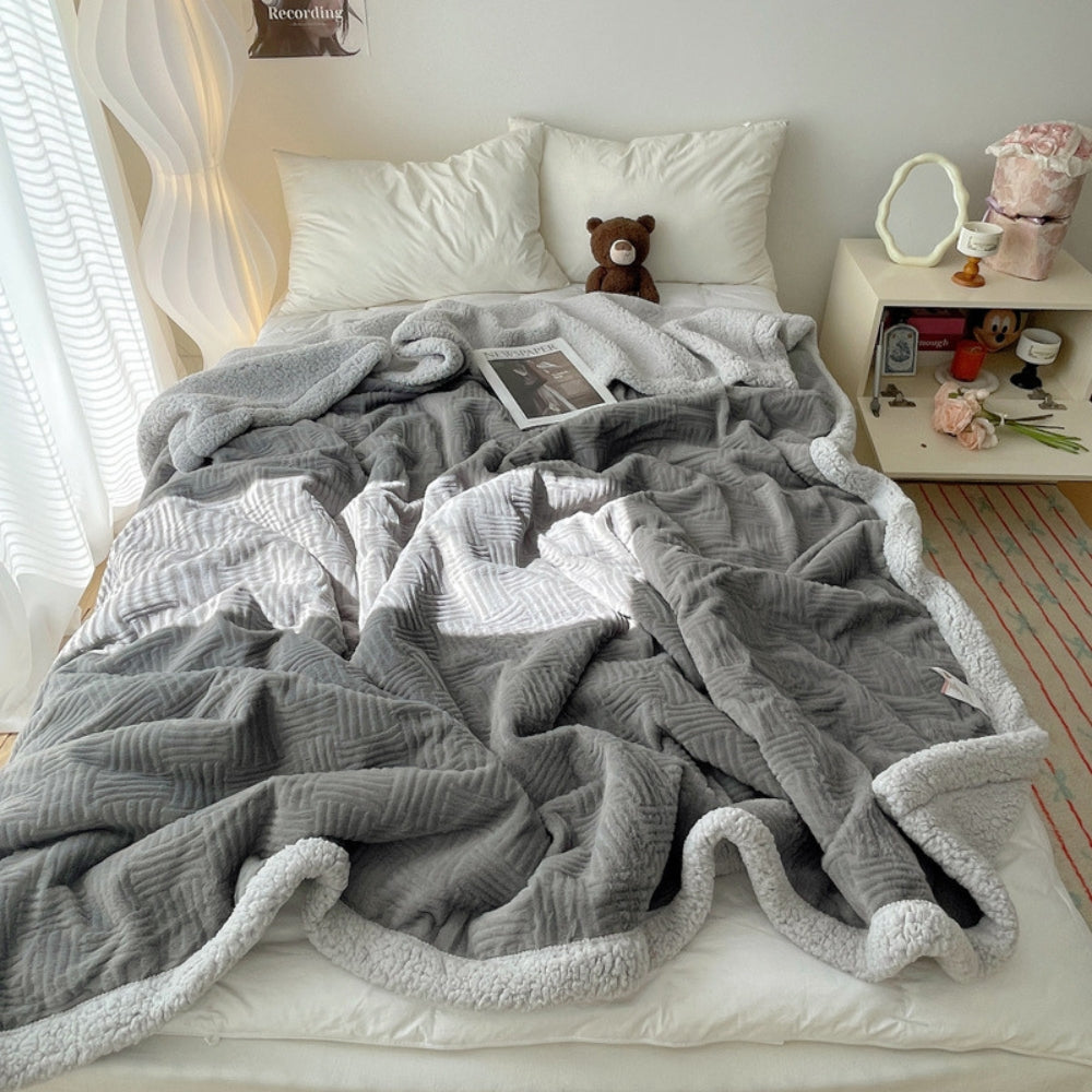 Reversible Double-Sided Plush Throw Blanket with Textured Weave – Ultra-Soft Microfiber for Couch, Bed & Naps | Thomler