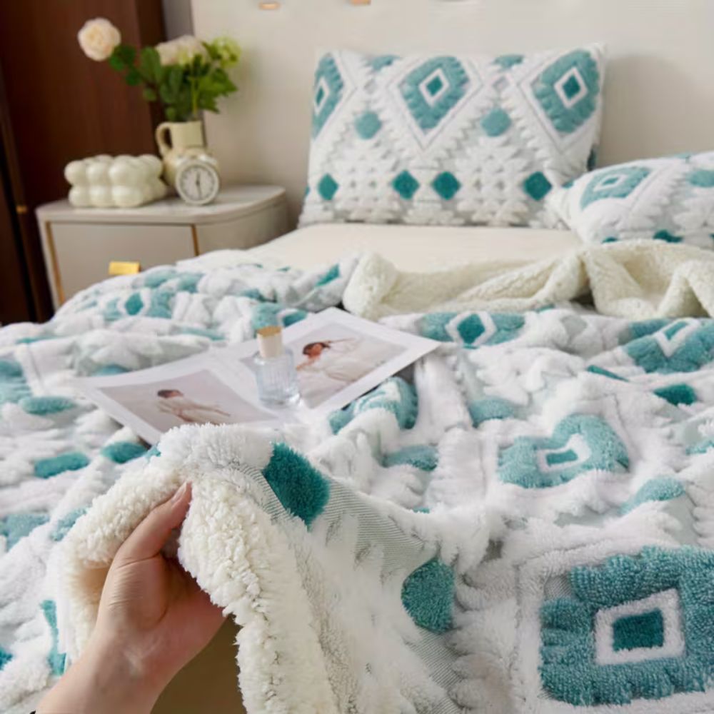 Diamond Pattern Two-Layer Microfiber Blanket for Bed Couch & Chair All Season Warmth Retro Style Soft Breathable Machine Washable | Thomler
