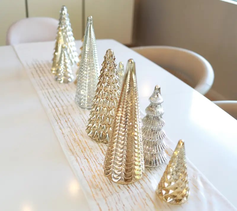 LED Crystal Christmas Tree Set of 5 with Timer – Battery Operated Tabletop Holiday Décor for Living Room, Mantel & Windowsill | Thomler