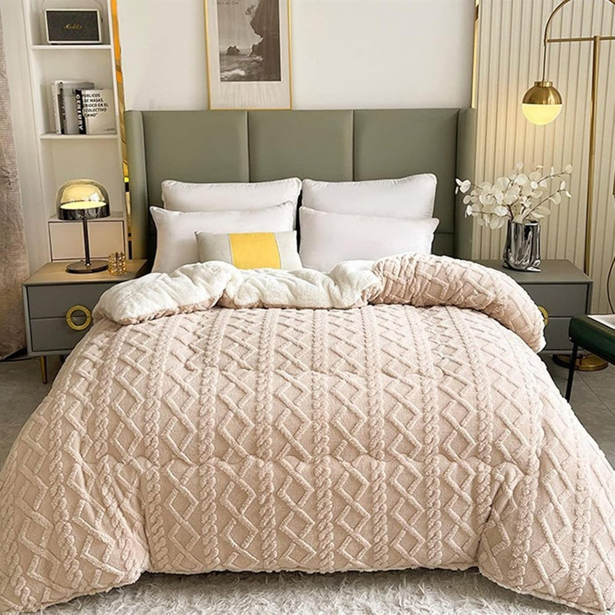 Reversible Quilted Sherpa Throw – Dual-Sided Fleece Blanket with Geometric Design for Couch, Bed & Living Room | Thomler