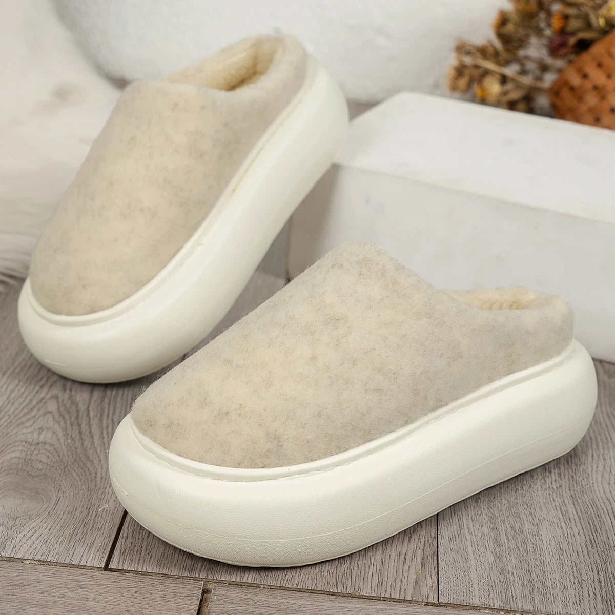 Cushioned Fleece House Shoes – Soft Anti-Slip Footwear for Cold Weather Comfort at Home | Thomler