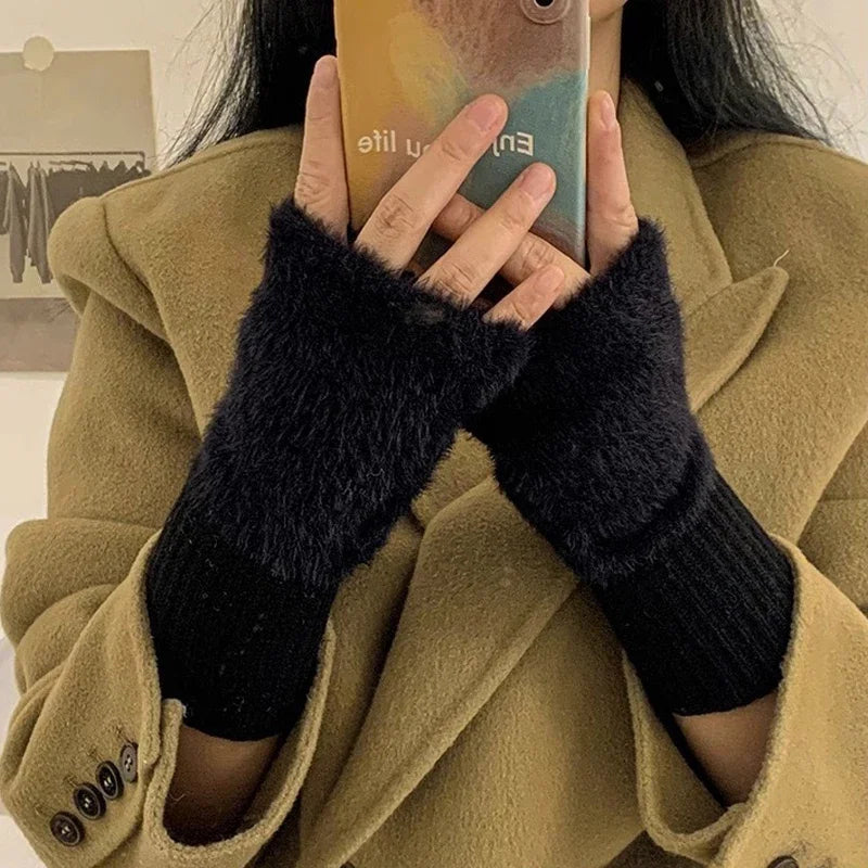 Open-Tip Winter Hand Warmers for Cold Weather Touchscreen Typing – Soft Knit Wrist Covers with Fleece Lining for Women | Thomler