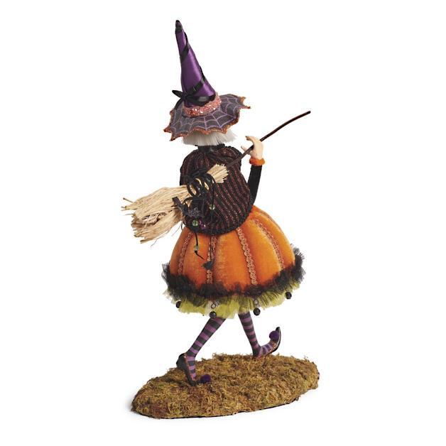 Handcrafted Resin Witch Figurine for Halloween Decor | Mystical Table Accent Sculpture | Gothic Home Centerpiece | Vintage Spooky | Thomler