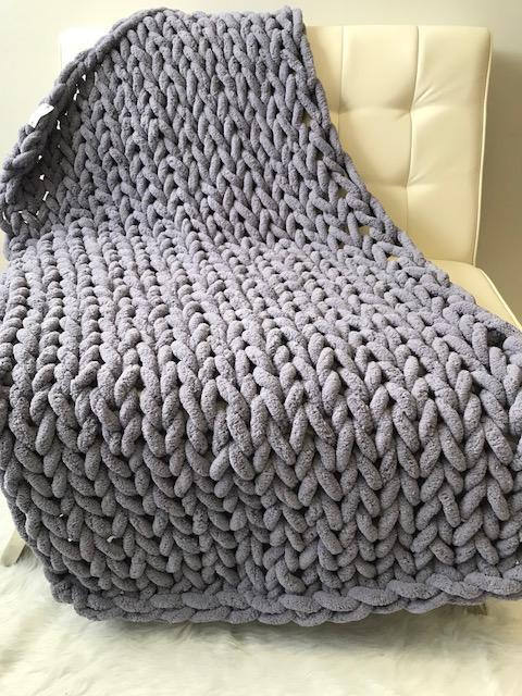 Heavy Cable-Knit Throw Blanket in Soft Chenille Yarn for Sofa, Bed & Living Room – Plush Oversized Knitted Accent Throw | Thomler