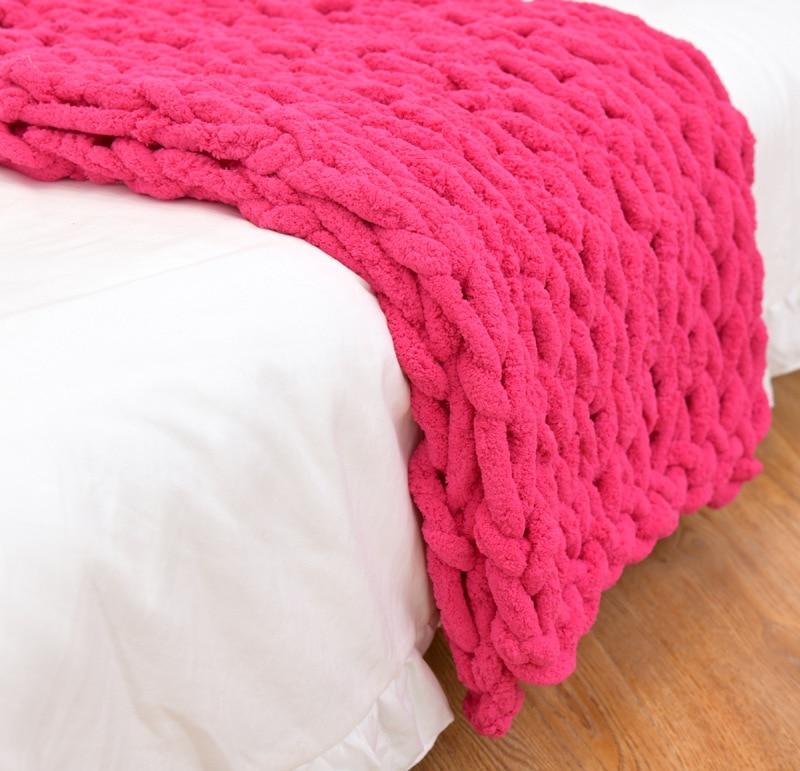 Heavy Cable-Knit Throw Blanket in Soft Chenille Yarn for Sofa, Bed & Living Room – Plush Oversized Knitted Accent Throw | Thomler