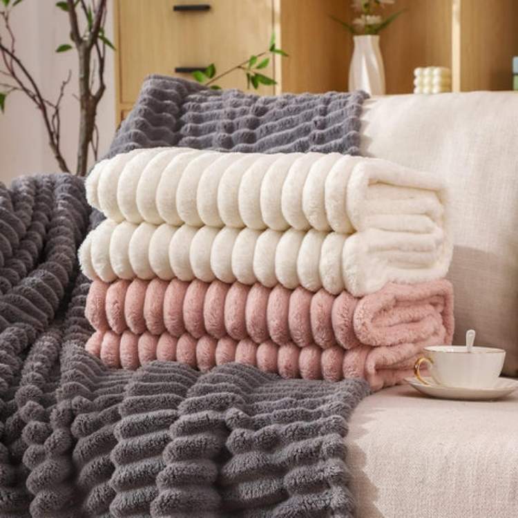 Plush Striped Throw Blanket - Faux Fur Weighted Comfort Blanket for Couch & Bed - Ultra Soft Decorative Stripe Pattern for Living Room & | Thomler