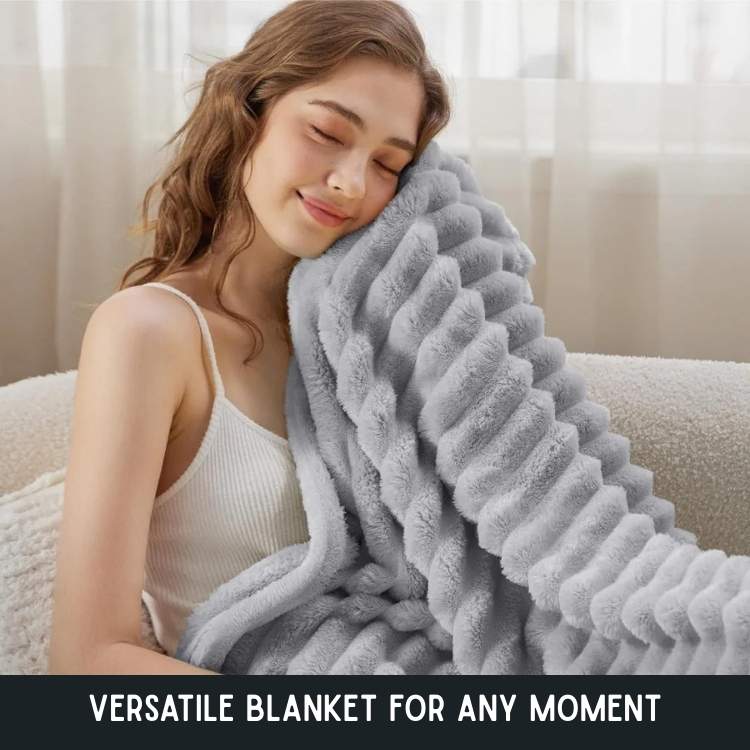 Plush Striped Throw Blanket - Faux Fur Weighted Comfort Blanket for Couch & Bed - Ultra Soft Decorative Stripe Pattern for Living Room & | Thomler