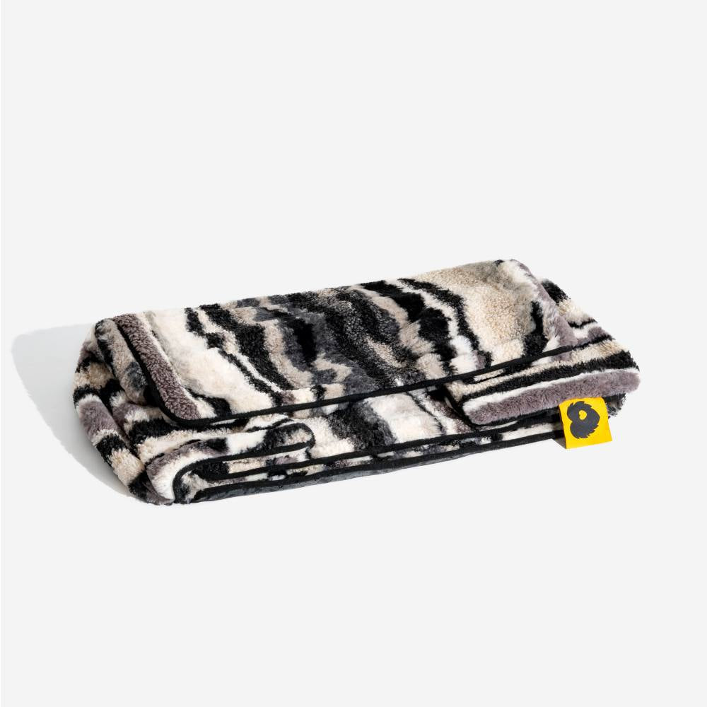 Plush Pet Couch with Washable Cover - Dual-Layer Cushioned Lounger for Dogs & Cats - Striped Fleece Nap Spot | Thomler