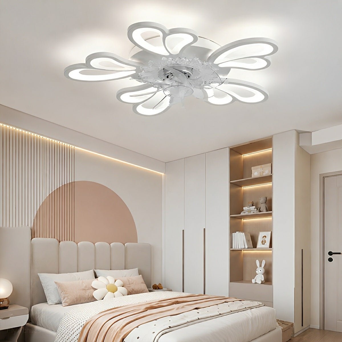 Petal-Shaped Low-Profile LED Ceiling Fan with Remote & Dimmable Light – DC Motor, 3 Color Temps, Flush Mount for Bedroom, Living Room | Thomler