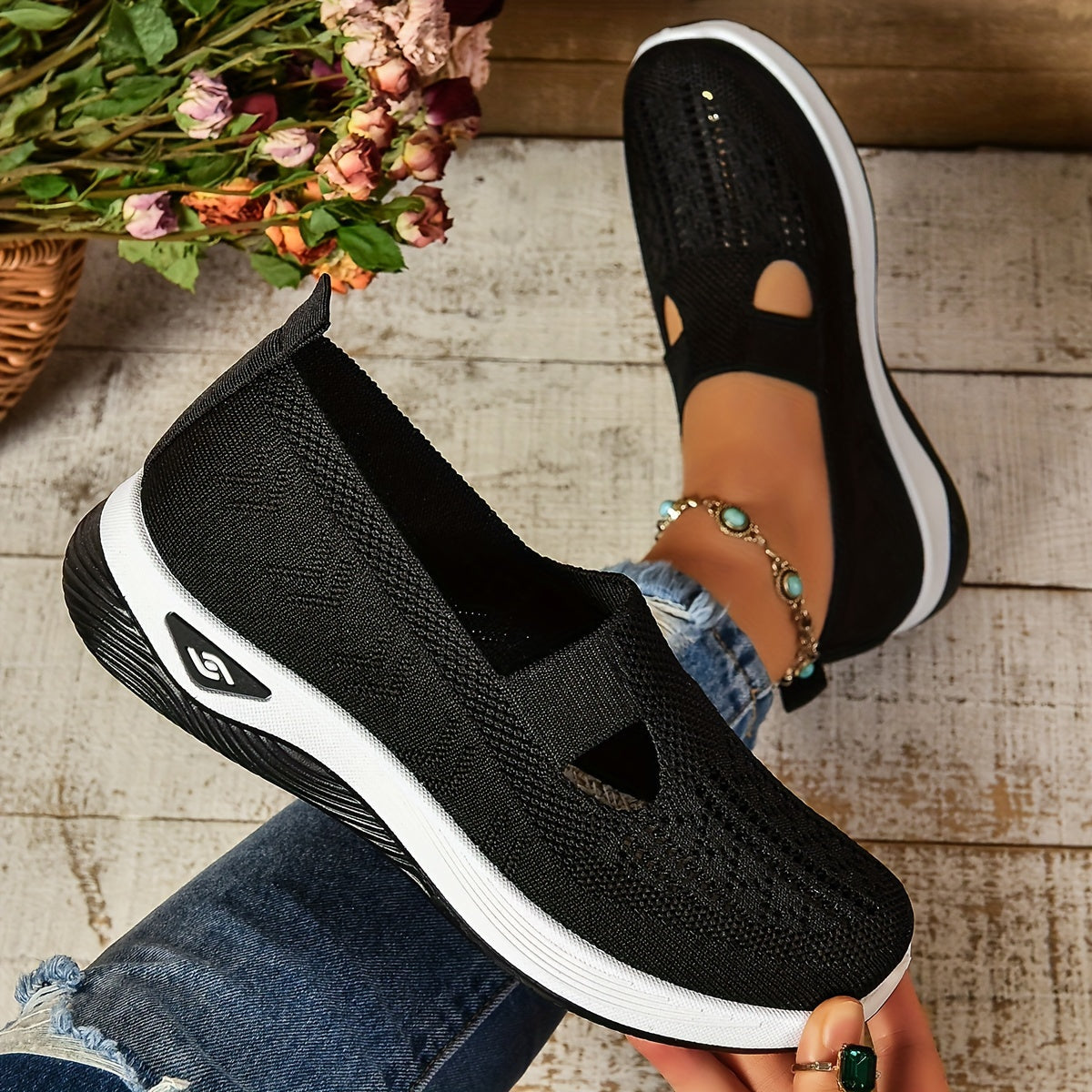 Women's Arch Support Slide Sandals with Cushioned Footbed – Anti-Slip Indoor Outdoor Slip-On Slides for All-Day Comfort | Thomler