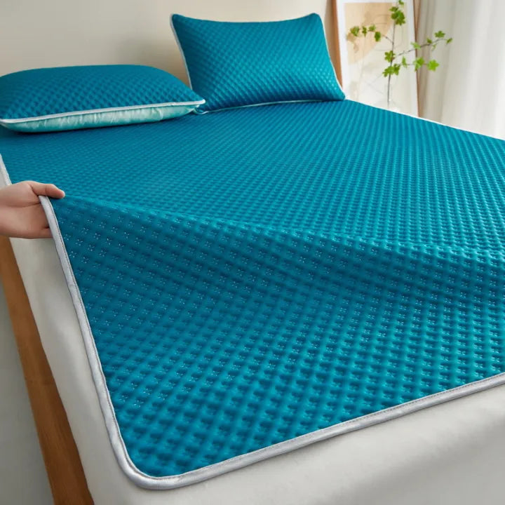 Foldable Cooling Sleep Mat for Summer – Breathable Waffle Texture Bed Pad with Soft Touch Surface – Portable Bedding Topper for Hot Weather | Thomler
