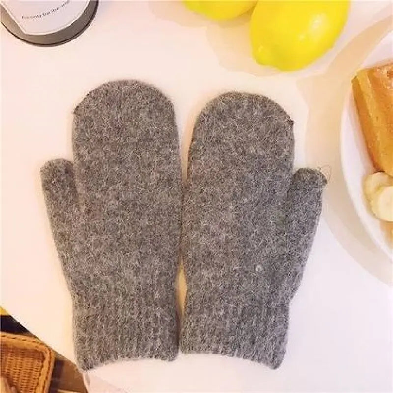 Plush Fleece-Lined Hand Warmers for Women – Soft Full-Finger Winter Gloves in Solid Colors | Thomler
