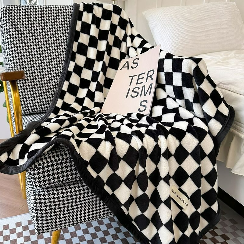 Checkered Coral Fleece Throw Blanket – Soft Warm Accent for Couch & Bed – Timeless Plaid Design | Thomler
