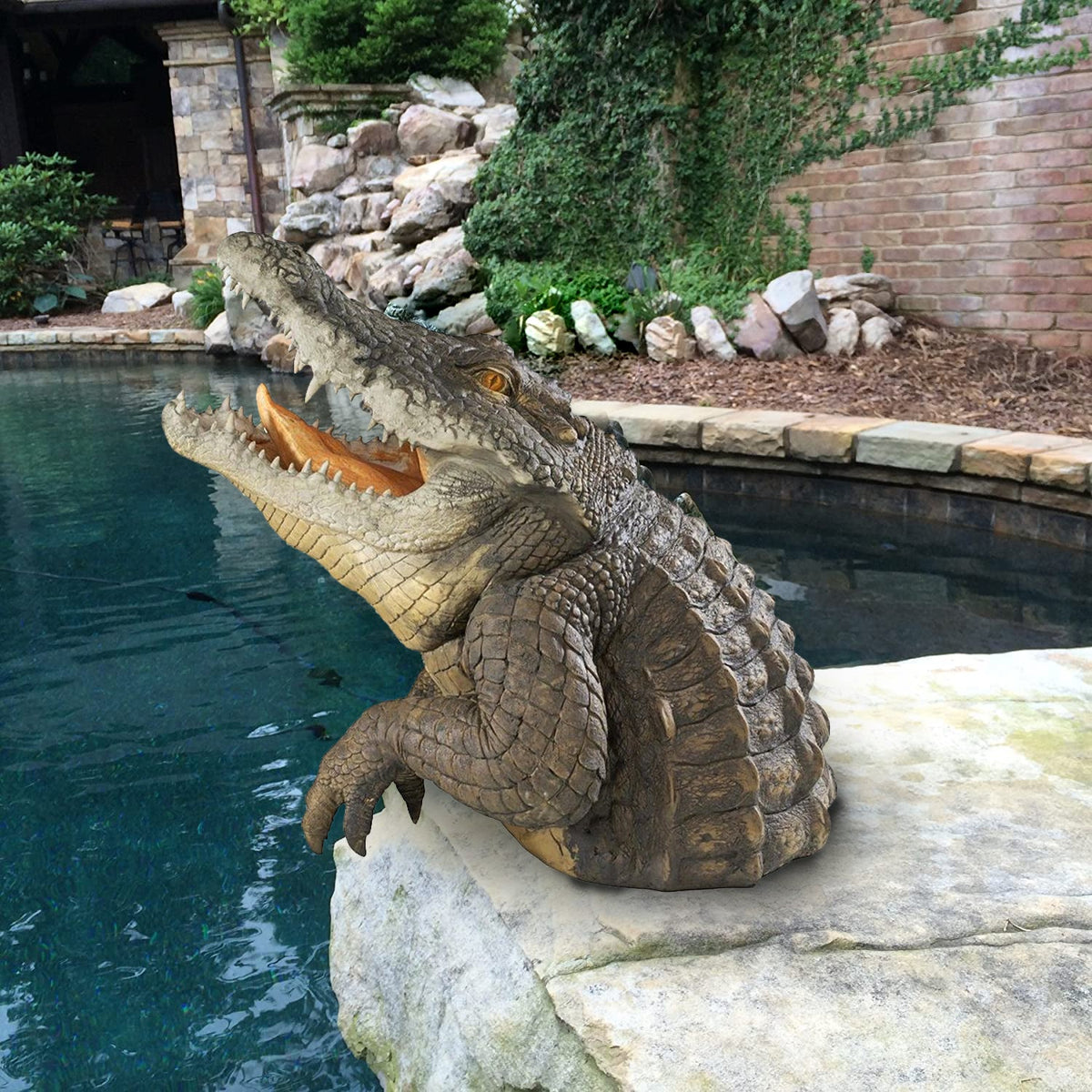 Realistic Reptile Lawn Ornament for Poolside and Yard Display – Handcrafted Resin Sculpture | Thomler