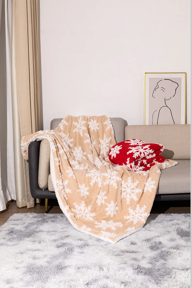 Holiday Fleece Throw with Snowflake Design – Plush Oversized Blanket for Couches, Beds & Armchairs – Cozy Winter Layer – Festive Decor | Thomler