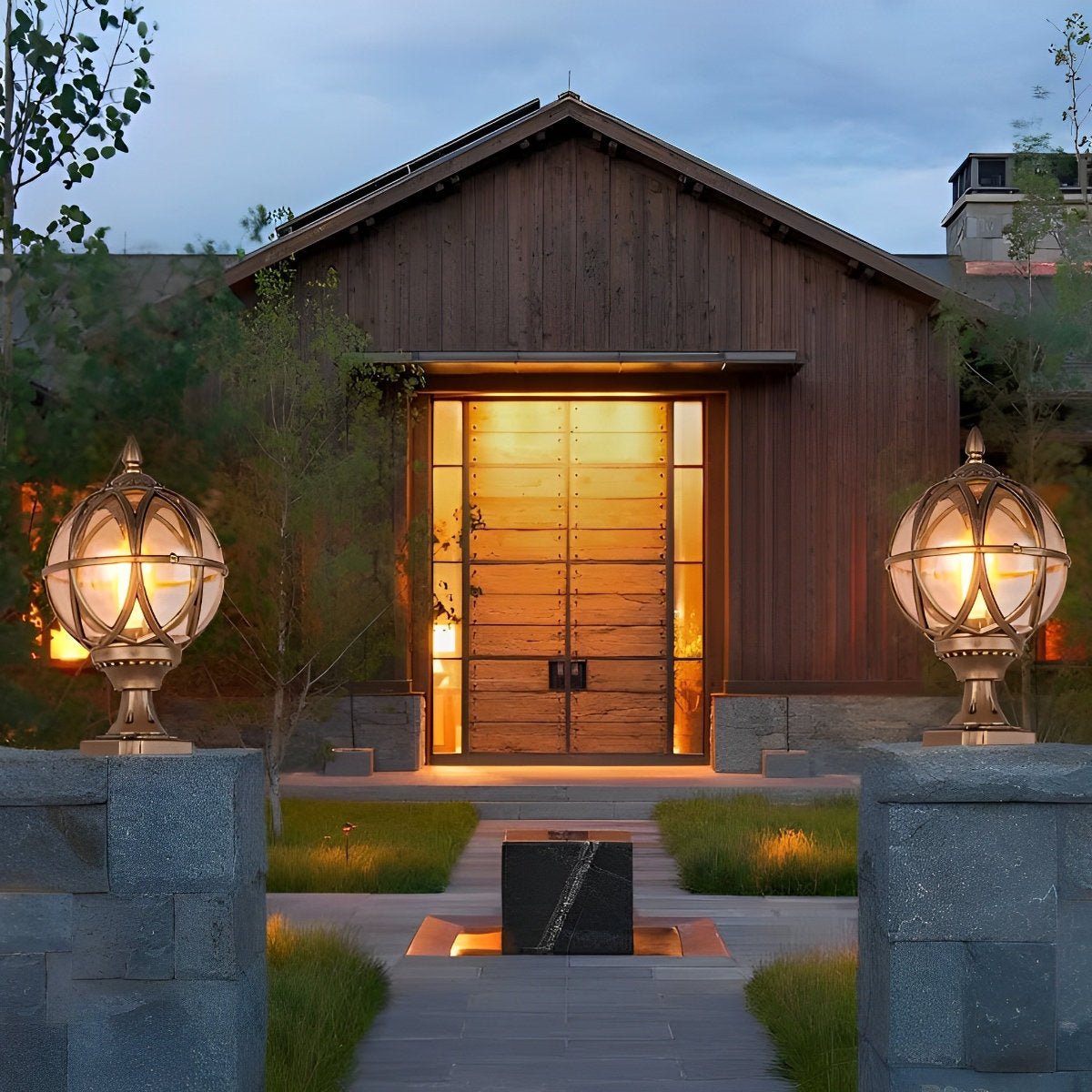 Spherical Pillar Cap Lantern for Decks, Patios & Fences – Weather-Resistant Orb Fixture | Thomler