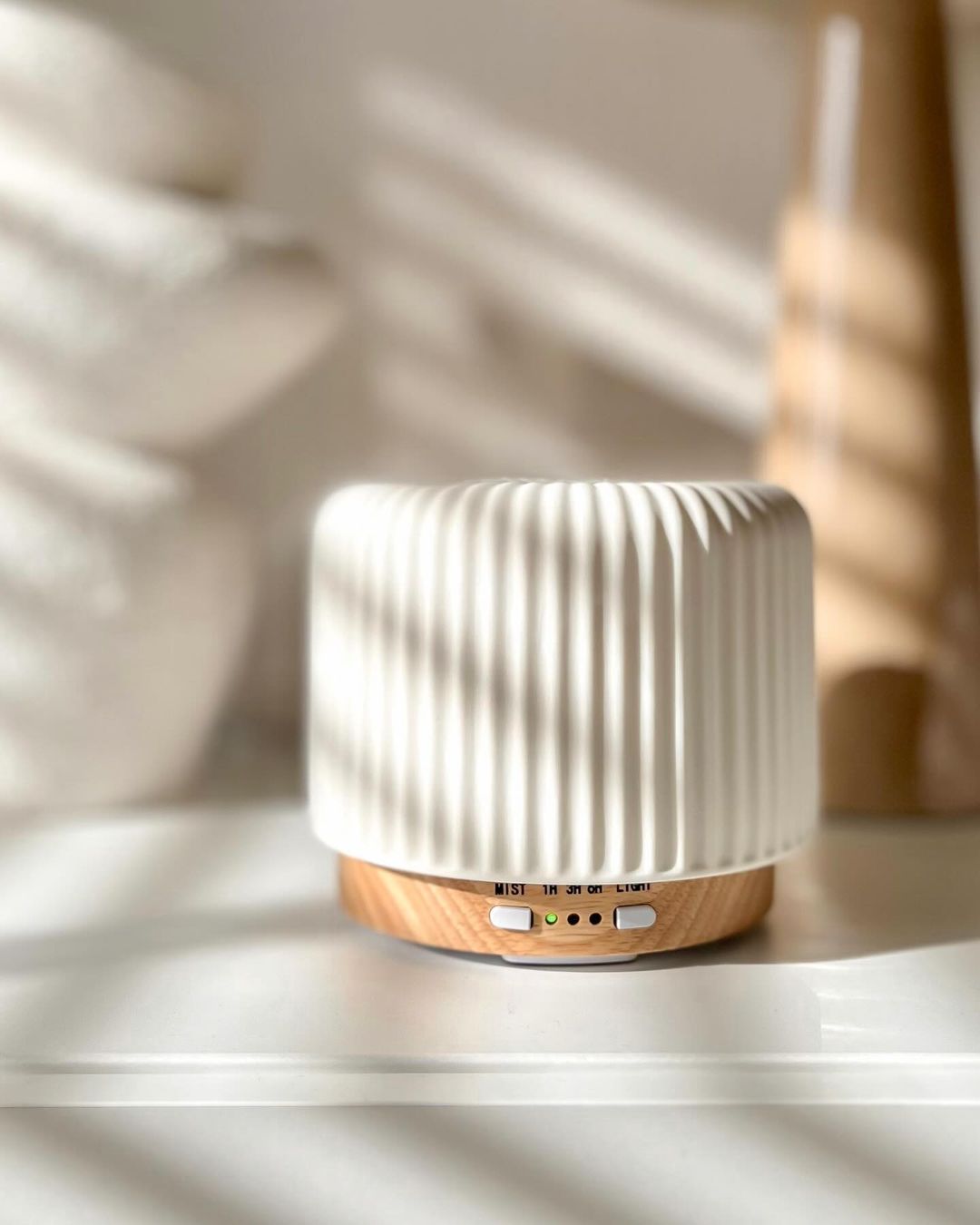 Ceramic Aromatherapy Diffuser with Ultrasonic Mist Technology, 200mL Capacity & LED Ambient Light for Home, Bedroom & Office | Thomler