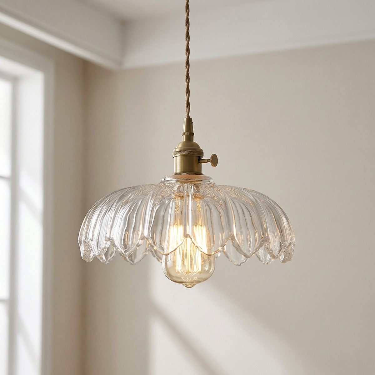 Sculptural Glass Pendant Light – Vintage-Inspired Flower Shade – Adjustable E27 Socket for Kitchen, Dining Room & Bar | Thomler